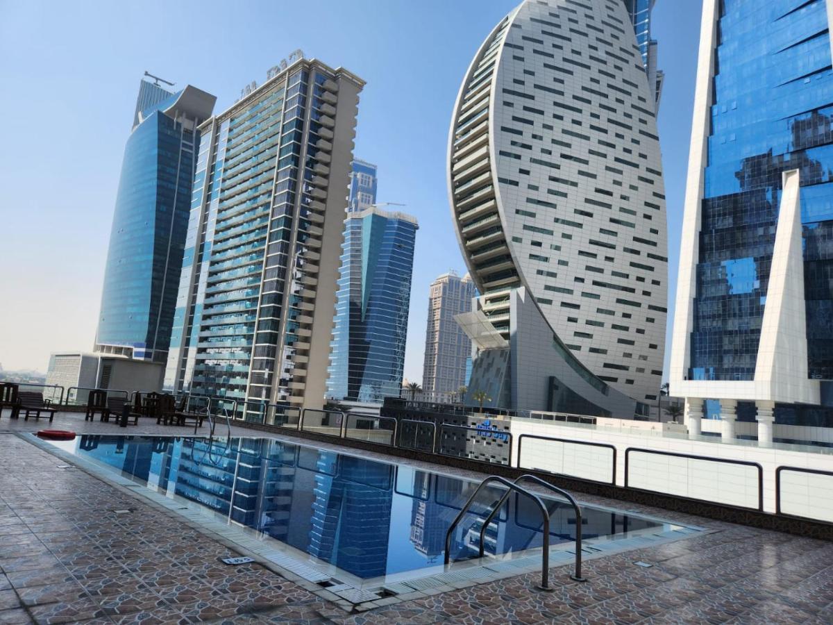 Furnished Studio Apartment Near Business Bay Metro Station Dubai Luaran gambar